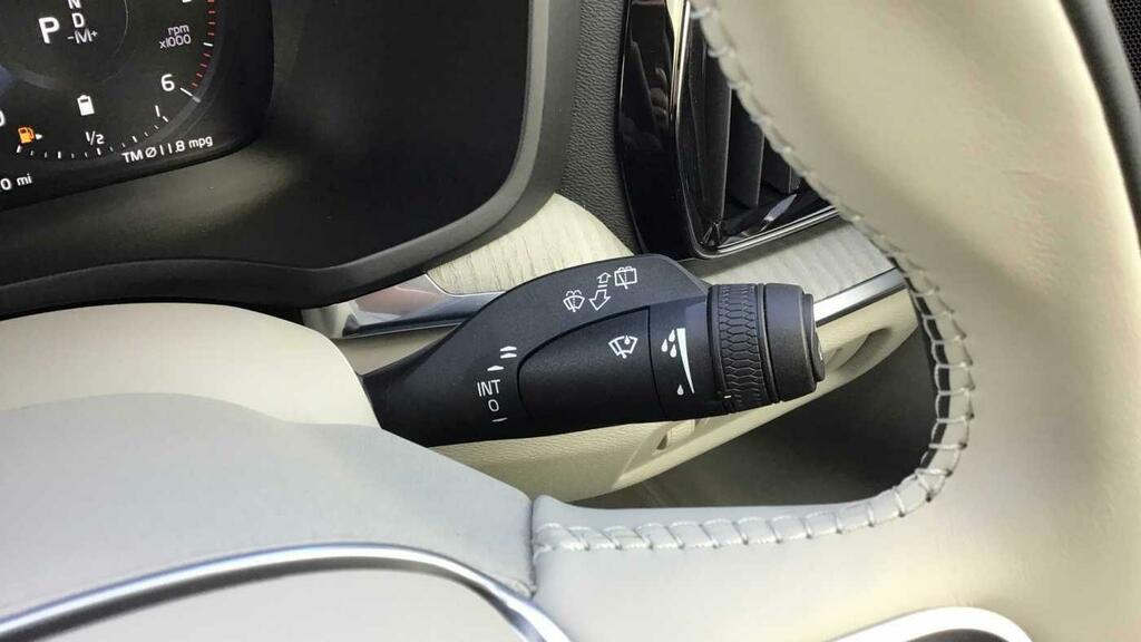 Volvo V60 Momentum, B3 Mild Hybrid Grey #58