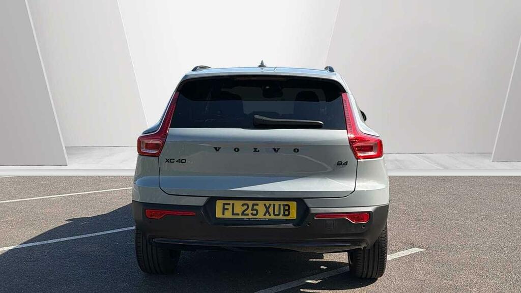 Volvo XC40 2.0 B4 Mhev Plus Black Edition Suv Hybr Grey #4