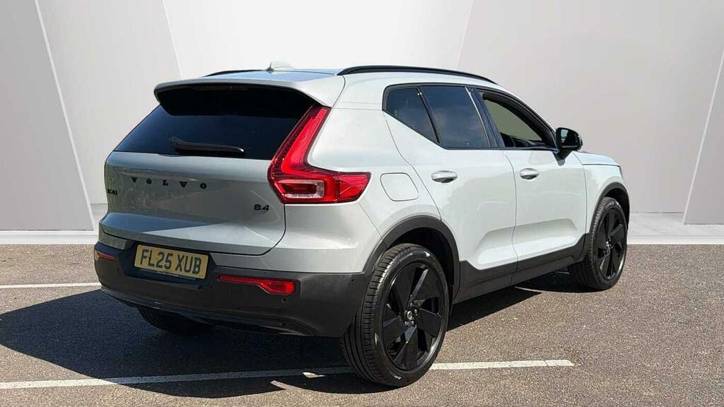 Volvo XC40 2.0 B4 Mhev Plus Black Edition Suv Hybr Grey #5