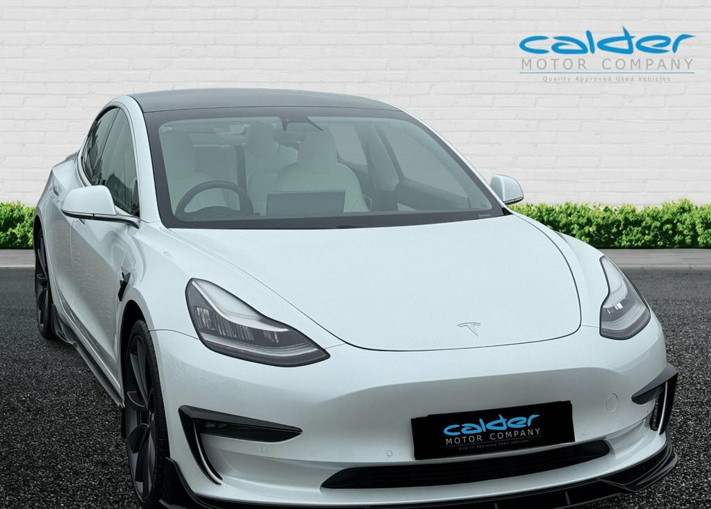 Tesla Model 3 Dual Motor Performance Saloon White