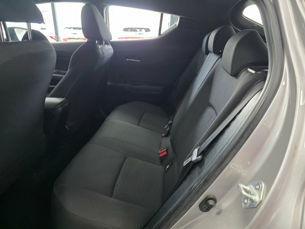Toyota C-Hr Suv SK68FMJ Silver #5