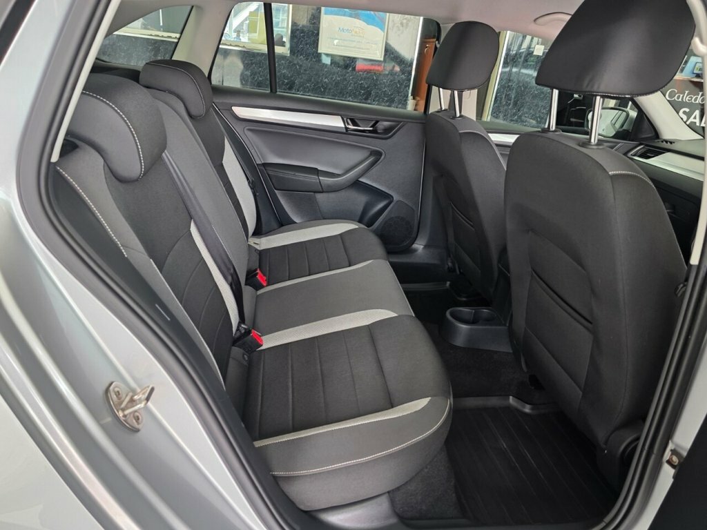 Skoda Rapid Spaceback 1L Se Tech Silver #5