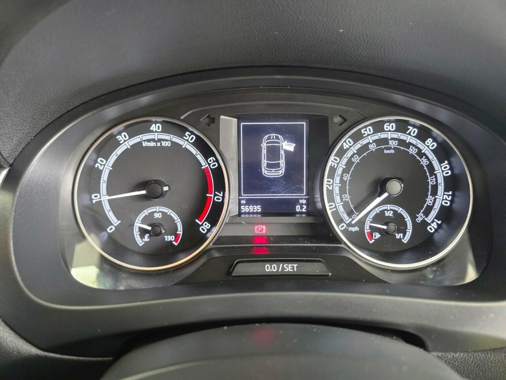 Skoda Rapid Spaceback 1L Se Tech Silver #6