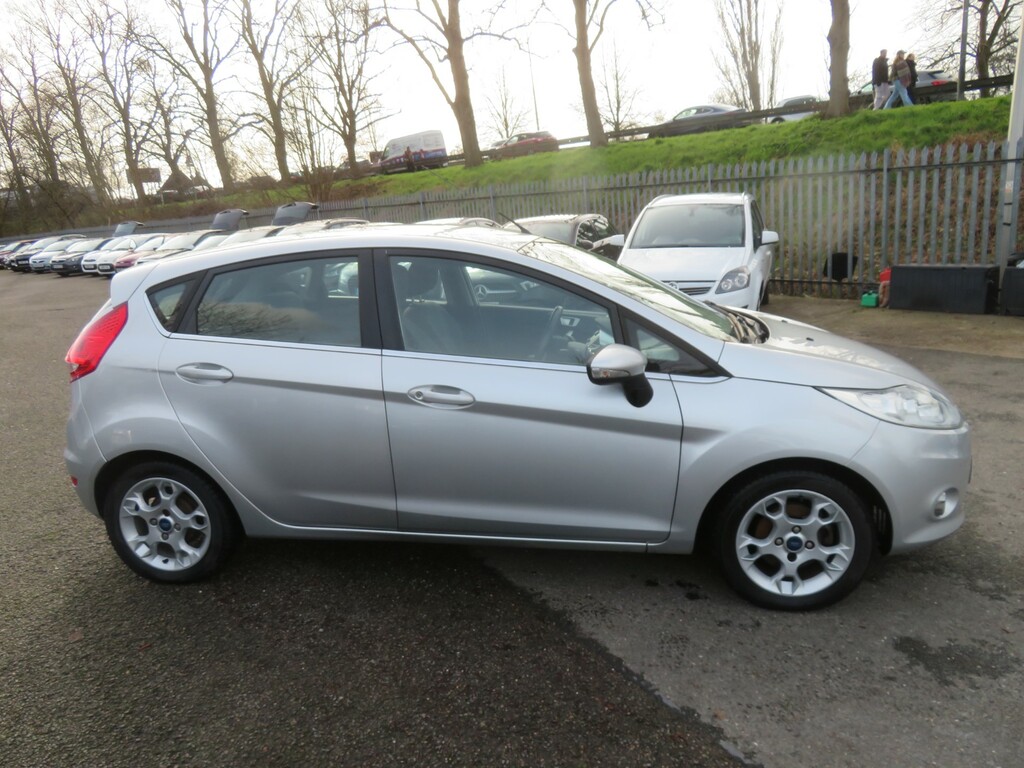 Ford Fiesta Zetec Silver #3