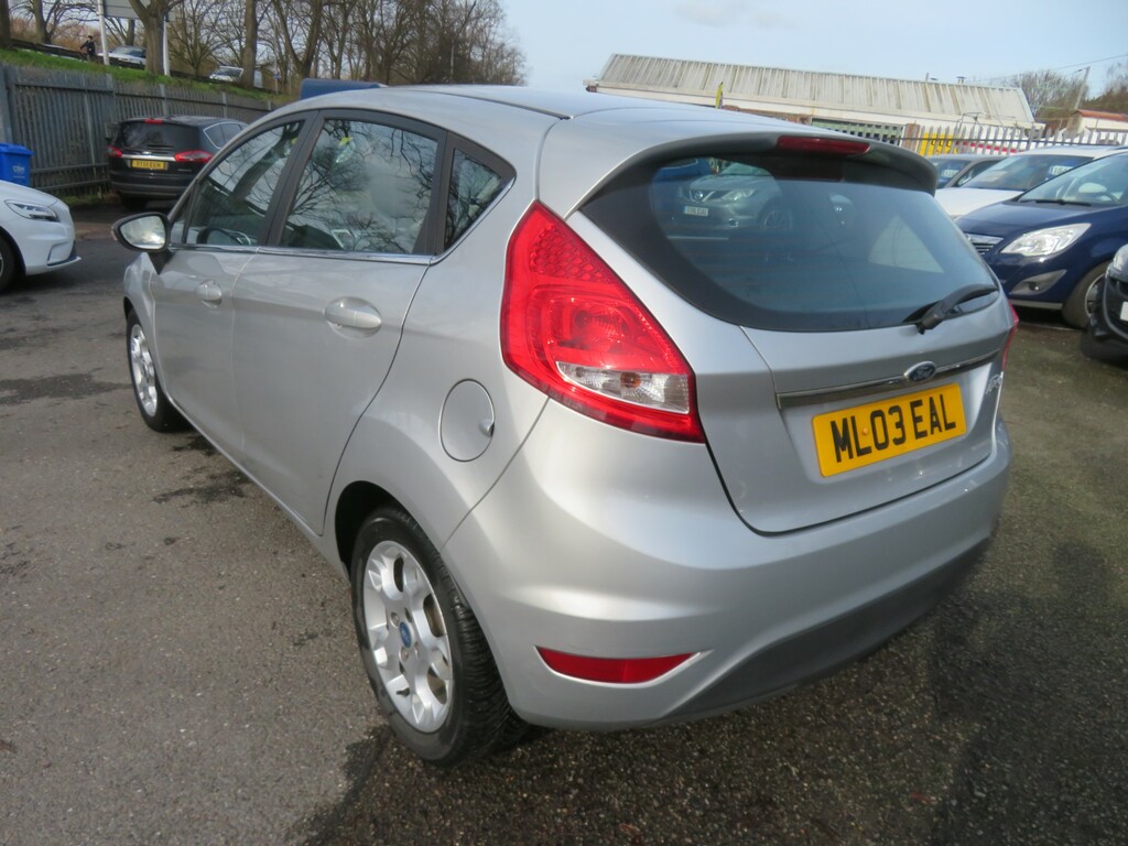 Ford Fiesta Zetec Silver #6