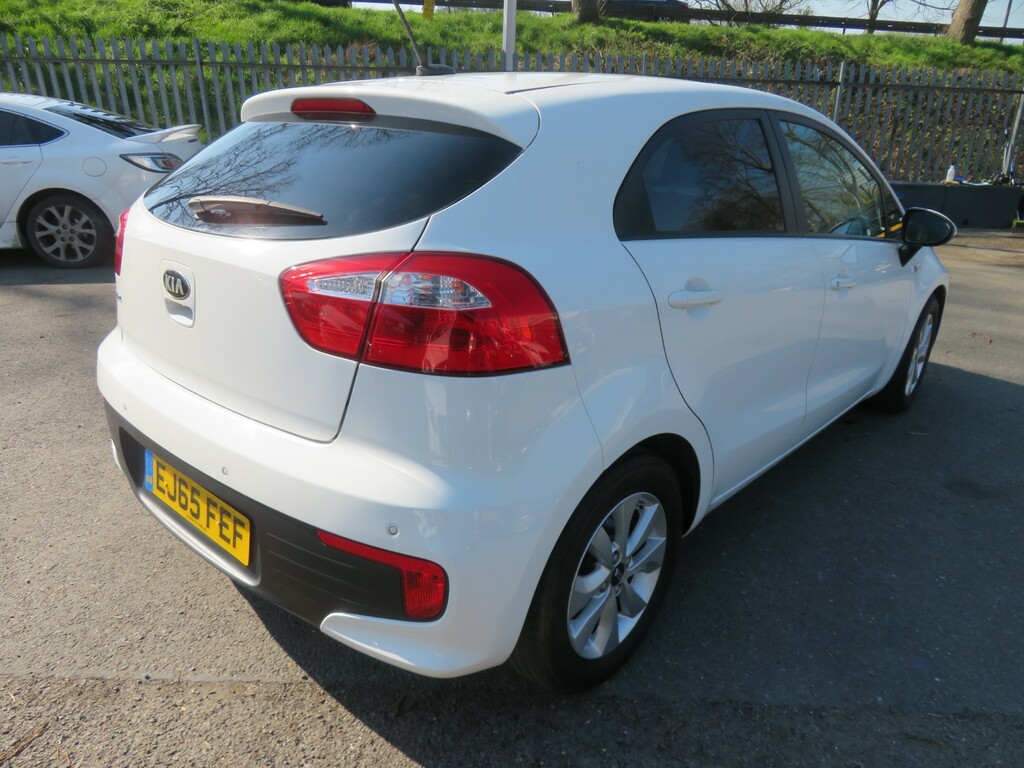 Kia RIO Sr7 White #4