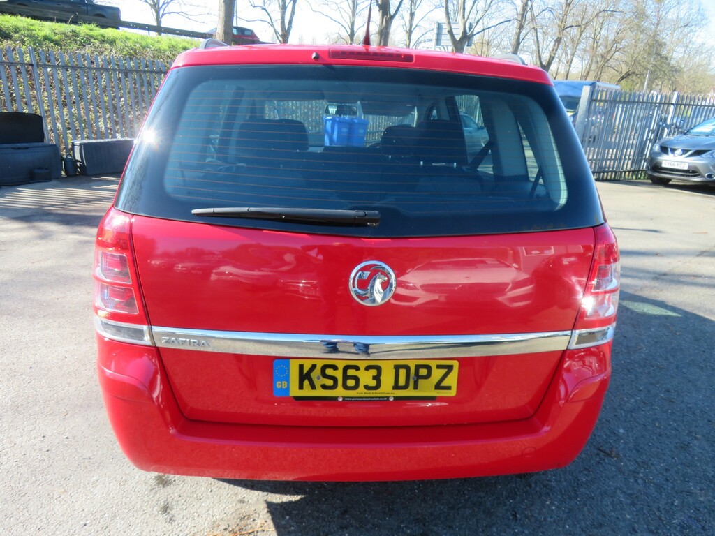 Vauxhall Zafira Exclusiv KS63DPZ Red #5