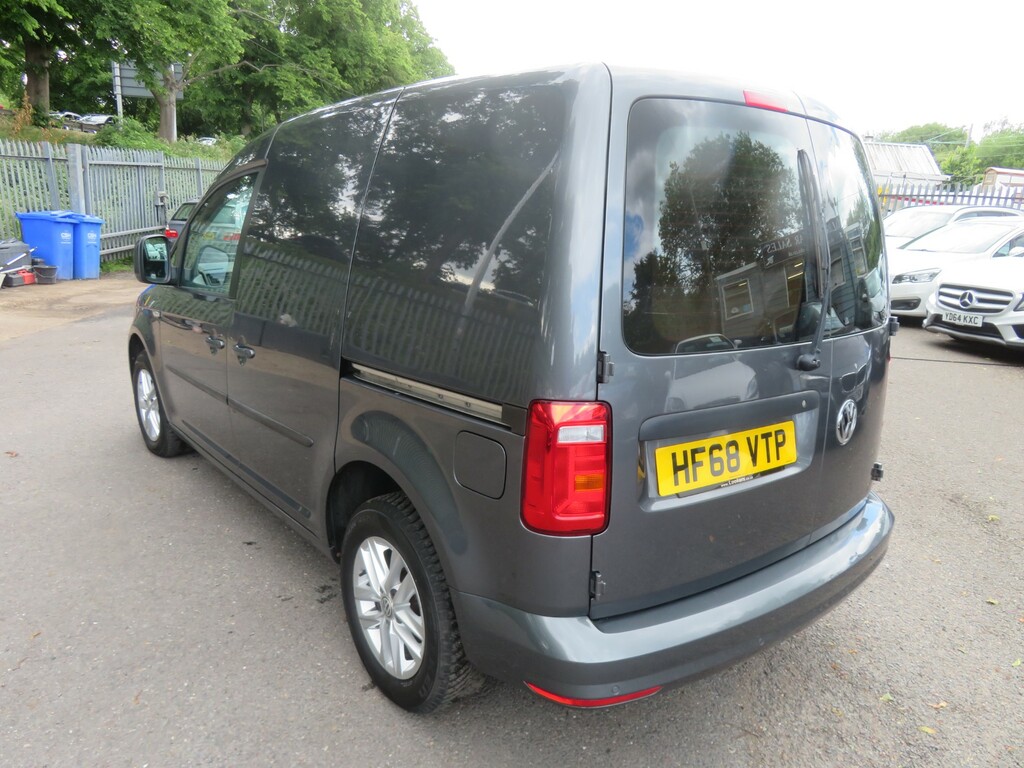 Volkswagen Caddy C20 Tdi Highline Dsg #6