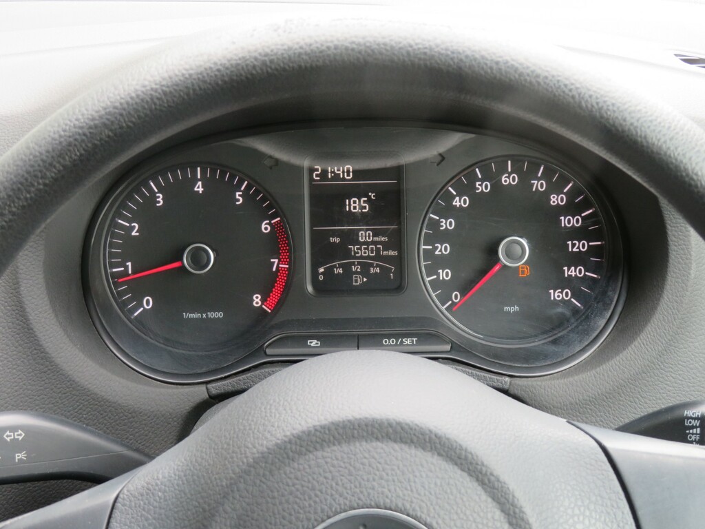 Volkswagen Polo 1.4 Sel Black #17