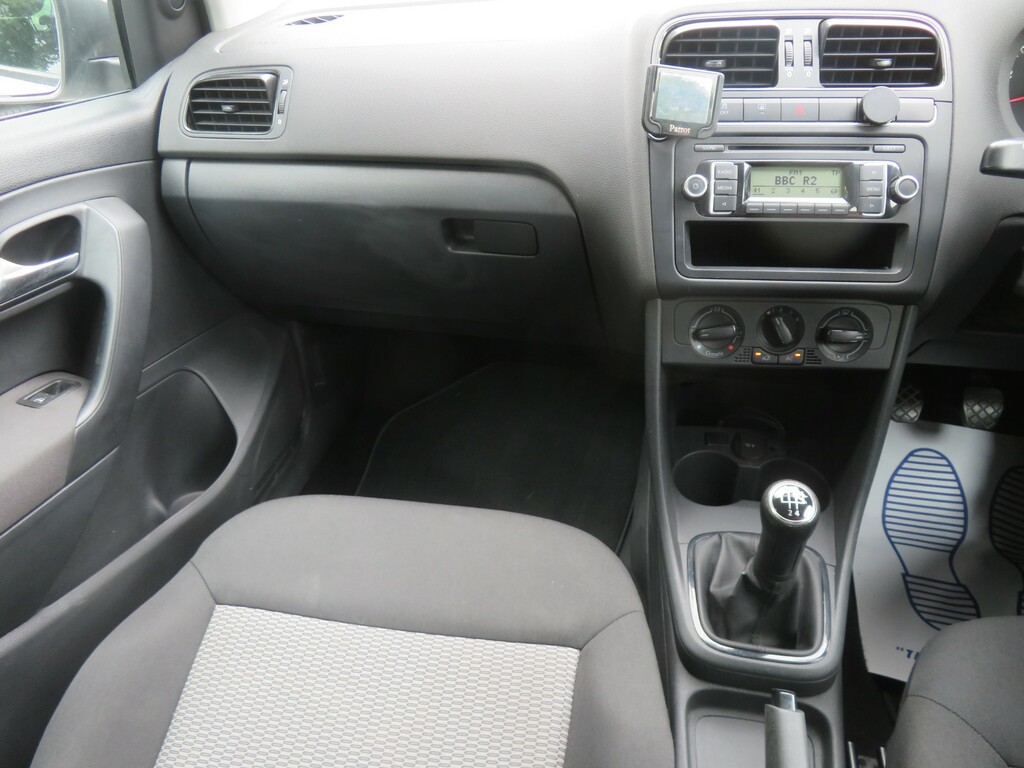 Volkswagen Polo 1.4 Sel Black #14