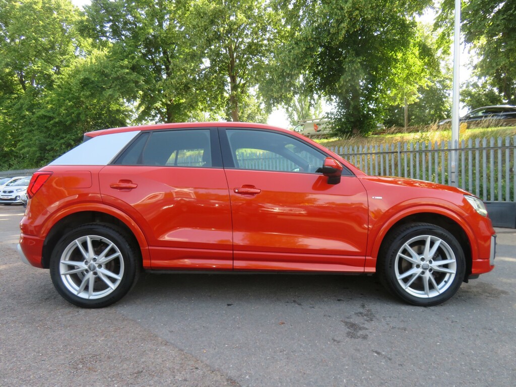 Audi Q2 Tfsi S Line DE17GCU Orange #3