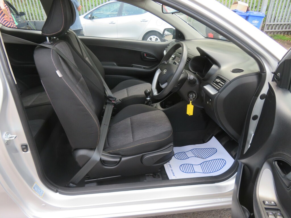 Kia Picanto 3 Green #9