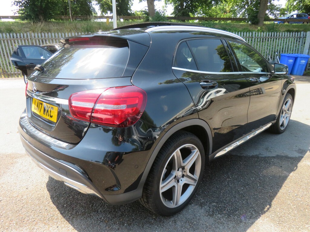 Mercedes-Benz 200 Gla D 4Matic Amg Line Premium Plus  #4