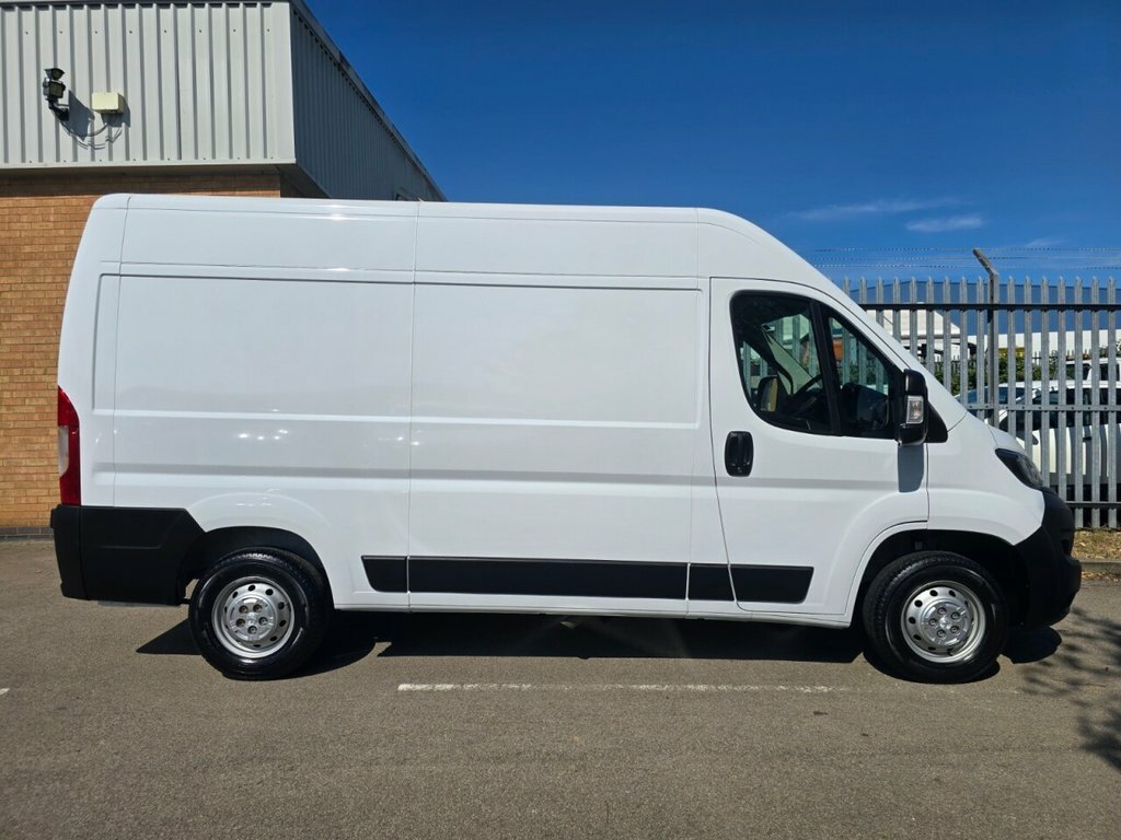Peugeot Boxer 2.2L Professional Premium BT24UHN White #5