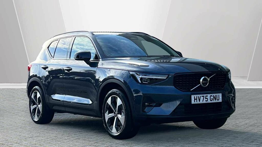 Volvo XC40 2.0 Plus, B3 Mild Hybrid, Dark Leather, 3 