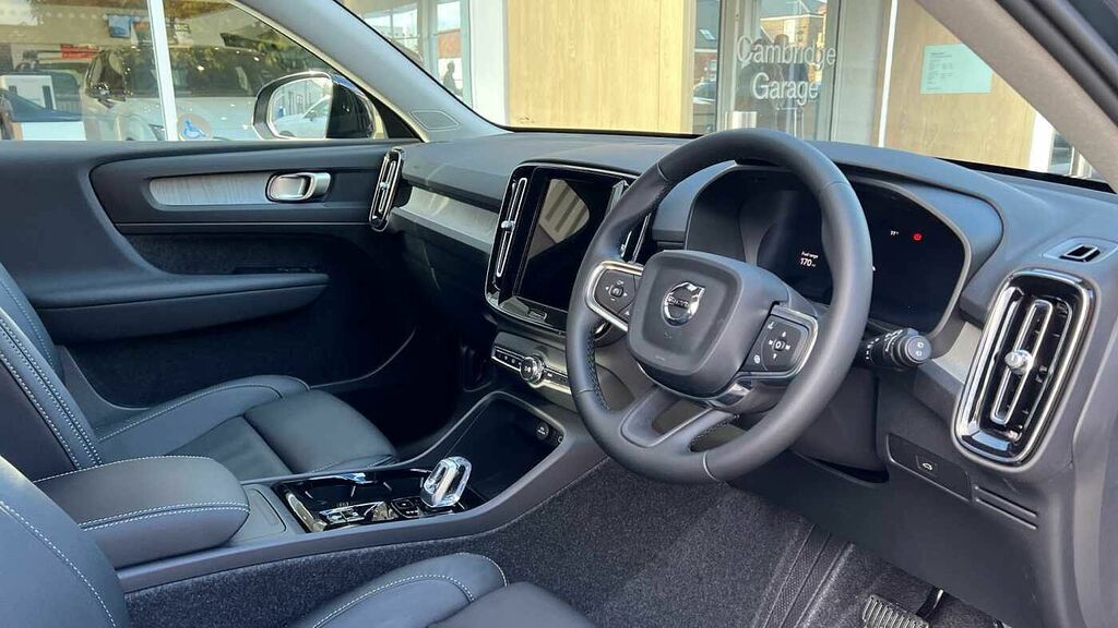 Volvo XC40 2.0 Plus, B3 Mild Hybrid, Dark Leather, 3 HV75GNU #4