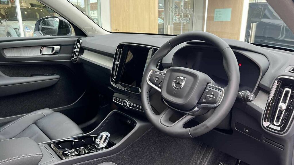 Volvo XC40 2.0 Plus, B3 Mild Hybrid, Dark Pro Varian HV75GDJ #4