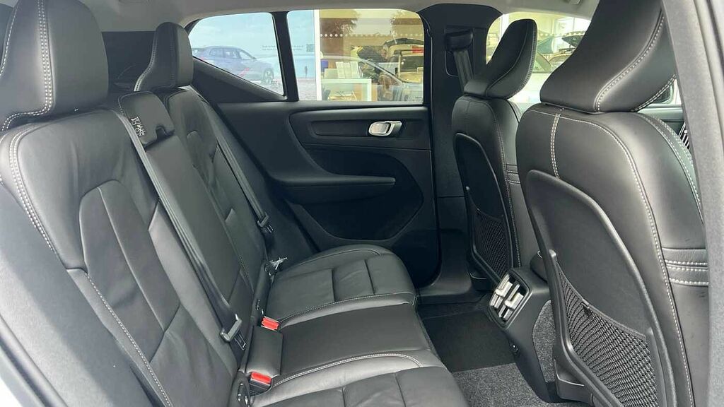 Volvo XC40 2.0 Plus, B3 Mild Hybrid, Dark Pro Varian HV75GDJ #6