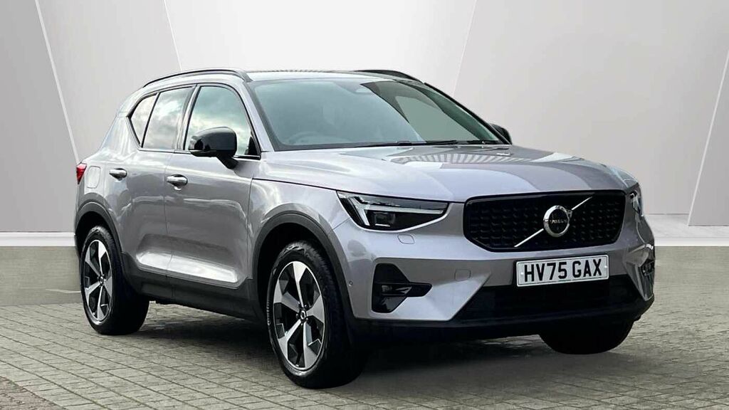 Volvo XC40 2.0 Plus, B3 Mild Hybrid, Dark Leather, 3 