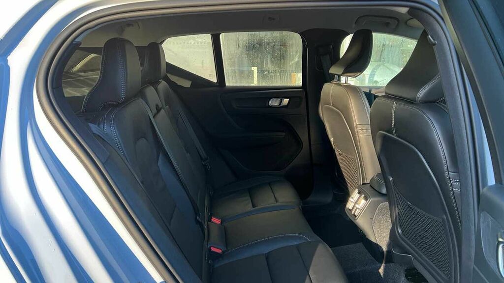 Volvo XC40 2.0 Plus, B3 Mild Hybrid, Dark Leather, 3 HV75GDE #6