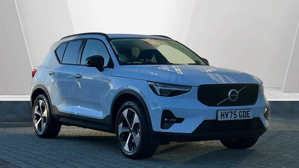 Volvo XC40 2.0 Plus, B3 Mild Hybrid, Dark Leather, 3 