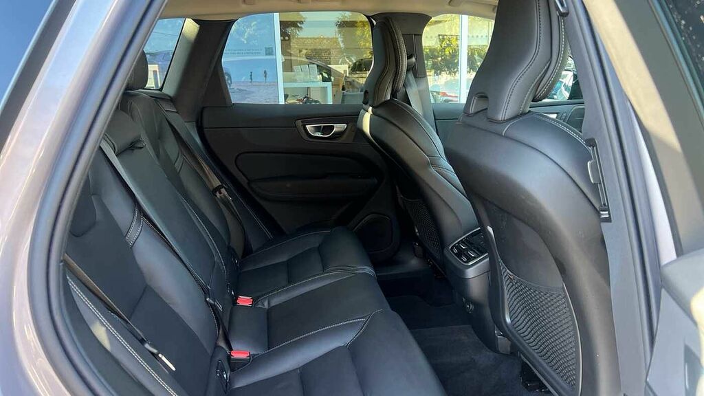 Volvo XC60 2.0 Plus Pro, B5 Awd Mild Hybrid, Dark Ve WF75CKX #6