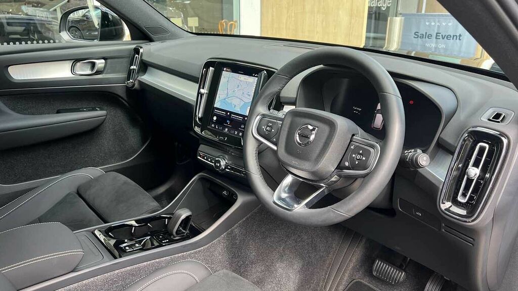 Volvo XC40 2.0 Plus, B4 Mild Hybrid, Dark Camera, Pi OY75VHG #4