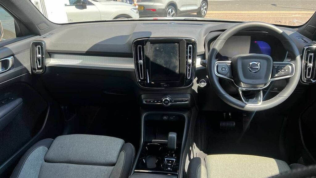 Volvo XC40 2.0 Plus, B3 Mild Hybrid, Dark #5
