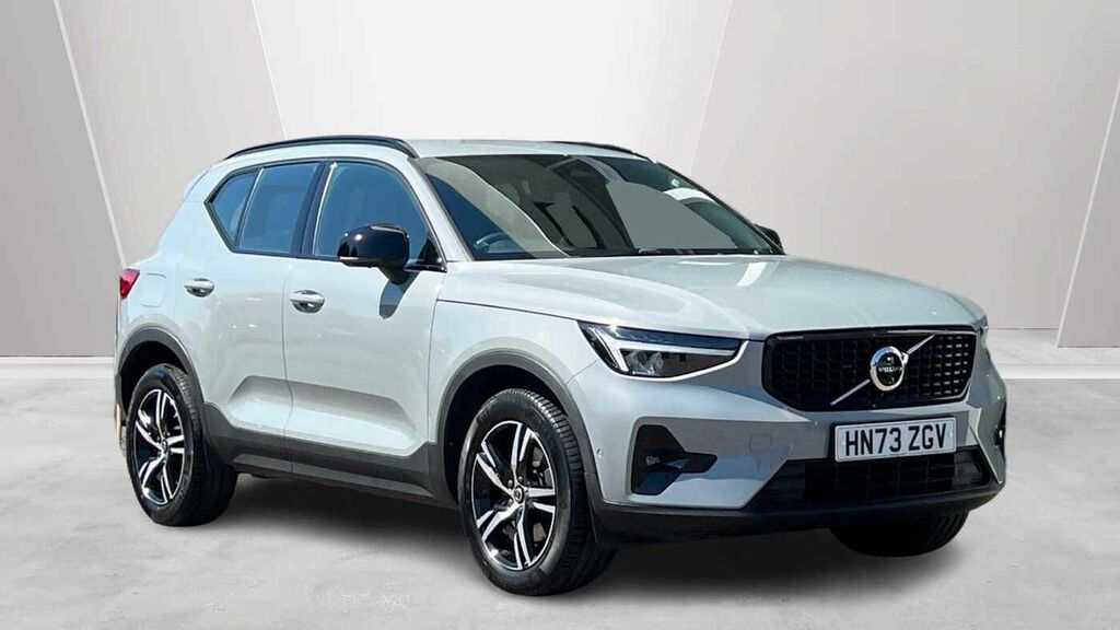 Volvo XC40 2.0 Plus, B3 Mild Hybrid, Dark