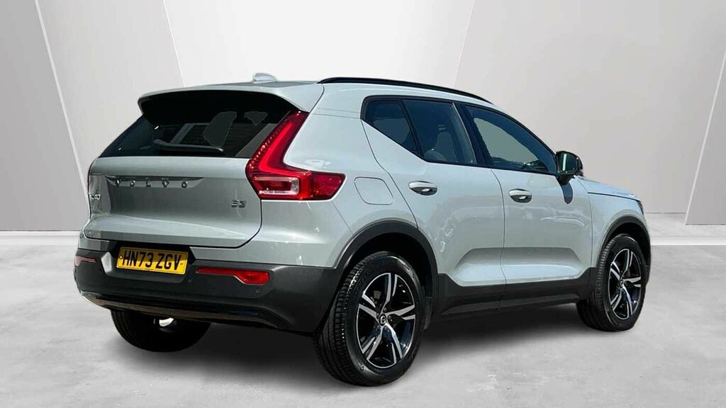 Volvo XC40 2.0 Plus, B3 Mild Hybrid, Dark #2