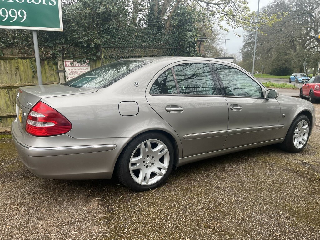Mercedes-Benz E Class Saloon 3.0 E320 Cdi Elegance 200606 Silver #4