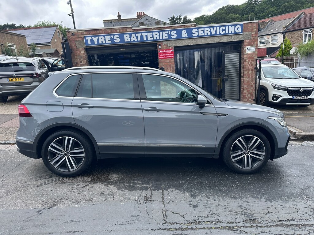 Volkswagen Tiguan 1.5 Tsi Elegance Dsg Euro 6 Silver #2