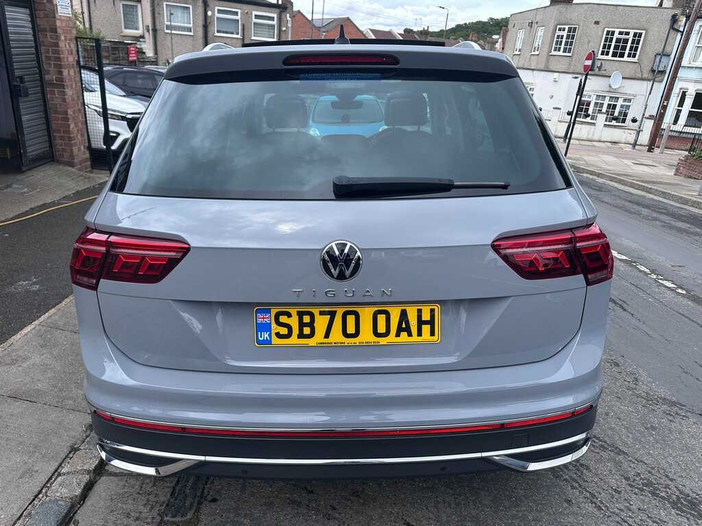 Volkswagen Tiguan 1.5 Tsi Elegance Dsg Euro 6 Silver #4