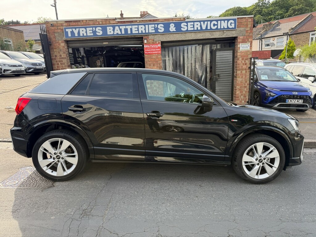 Audi Q2 1.5 Tfsi Cod 35 S Line S Tronic Euro 6 Black #2