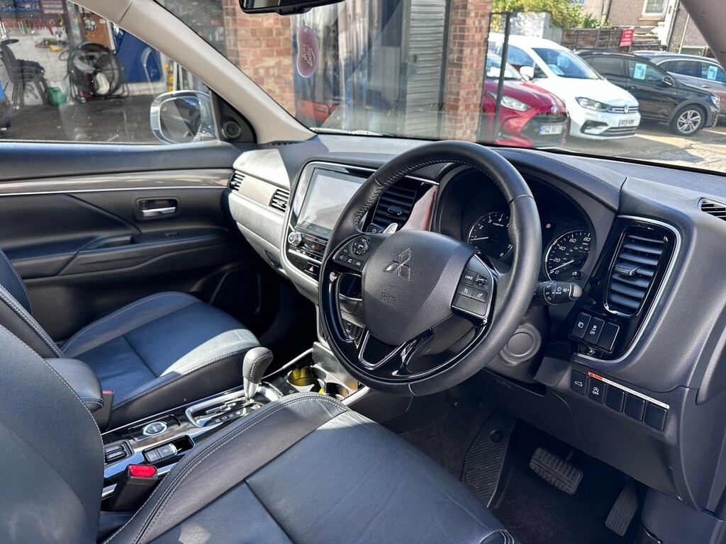 Mitsubishi Outlander 2.4 Phev Dynamic 222 Bhp Eco Hybrid Electr Black #26