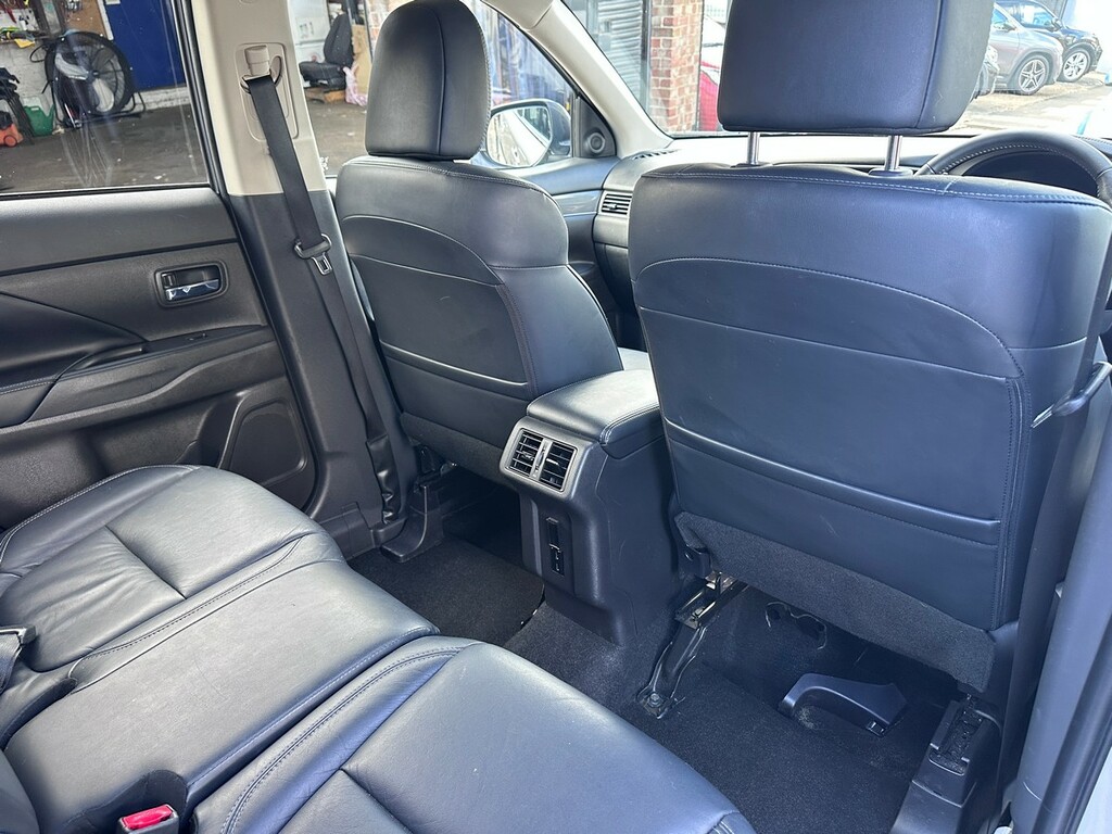 Mitsubishi Outlander 2.4 Phev Dynamic 222 Bhp Eco Hybrid Electr Black #57
