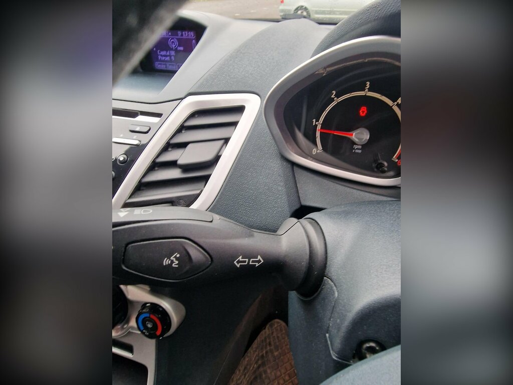 Ford Fiesta 1.4 Edge White #18