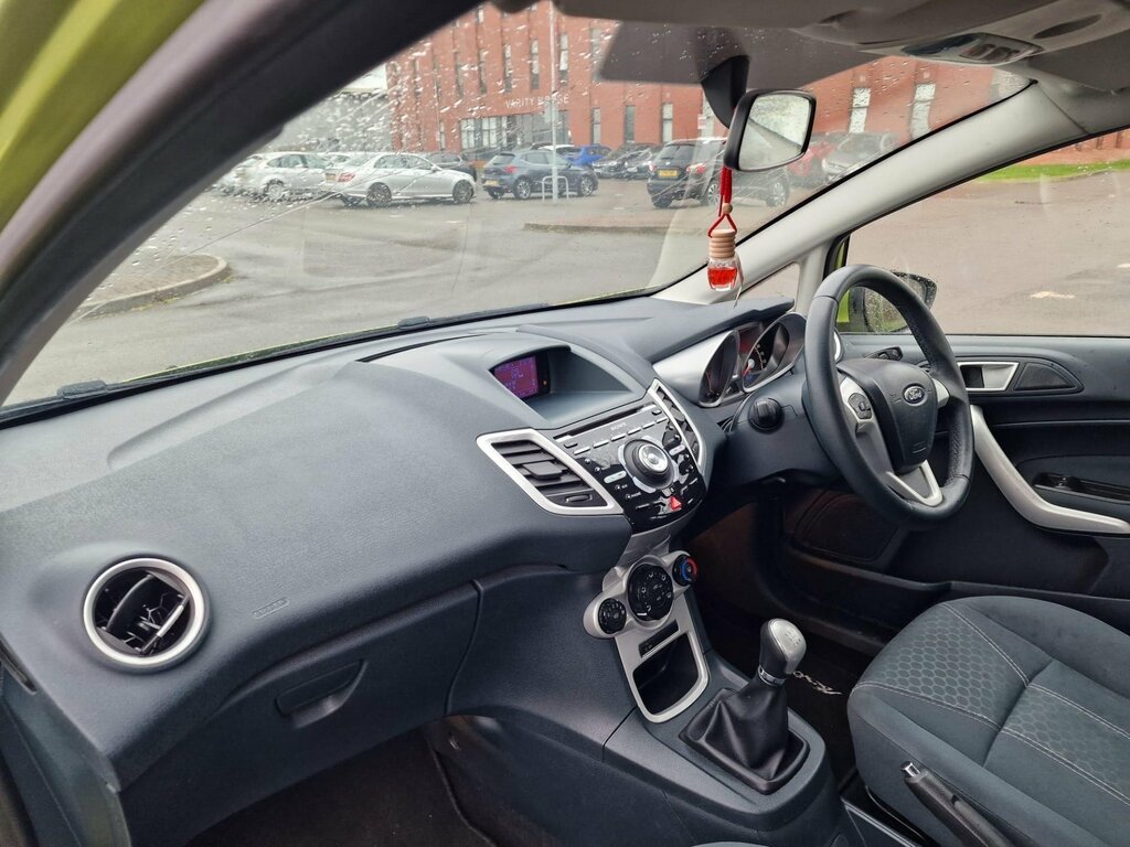 Ford Fiesta 1.4 Edge White #17