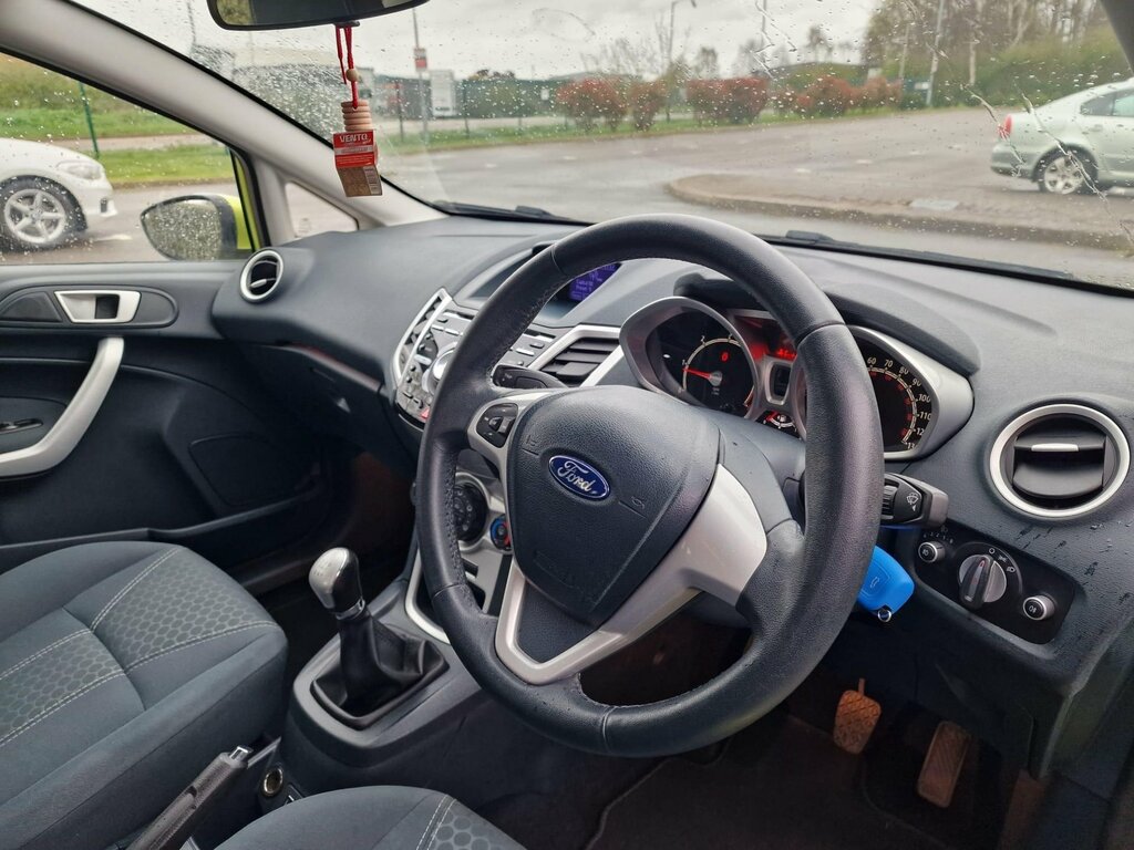 Ford Fiesta 1.4 Edge White #16