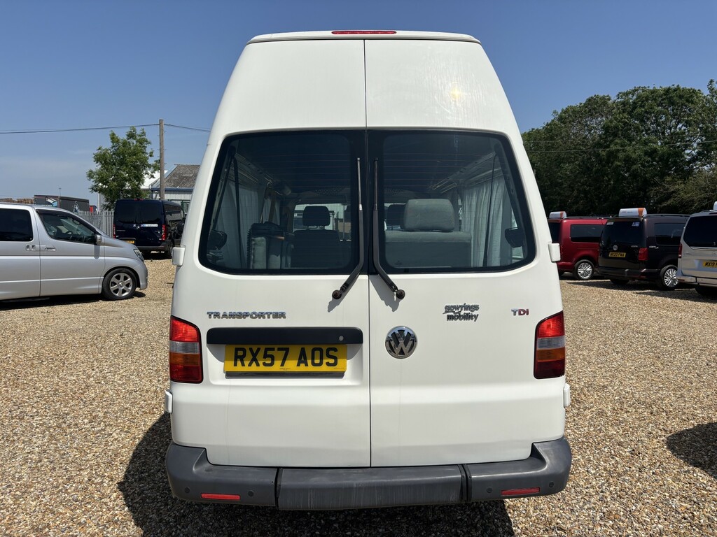 Volkswagen Transporter Mpv Black #4