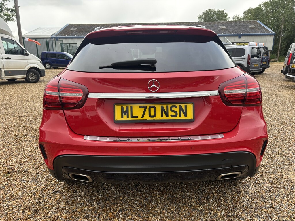 Mercedes-Benz GLA Class 1.6 Gla200 Amg Line Edition Red #4