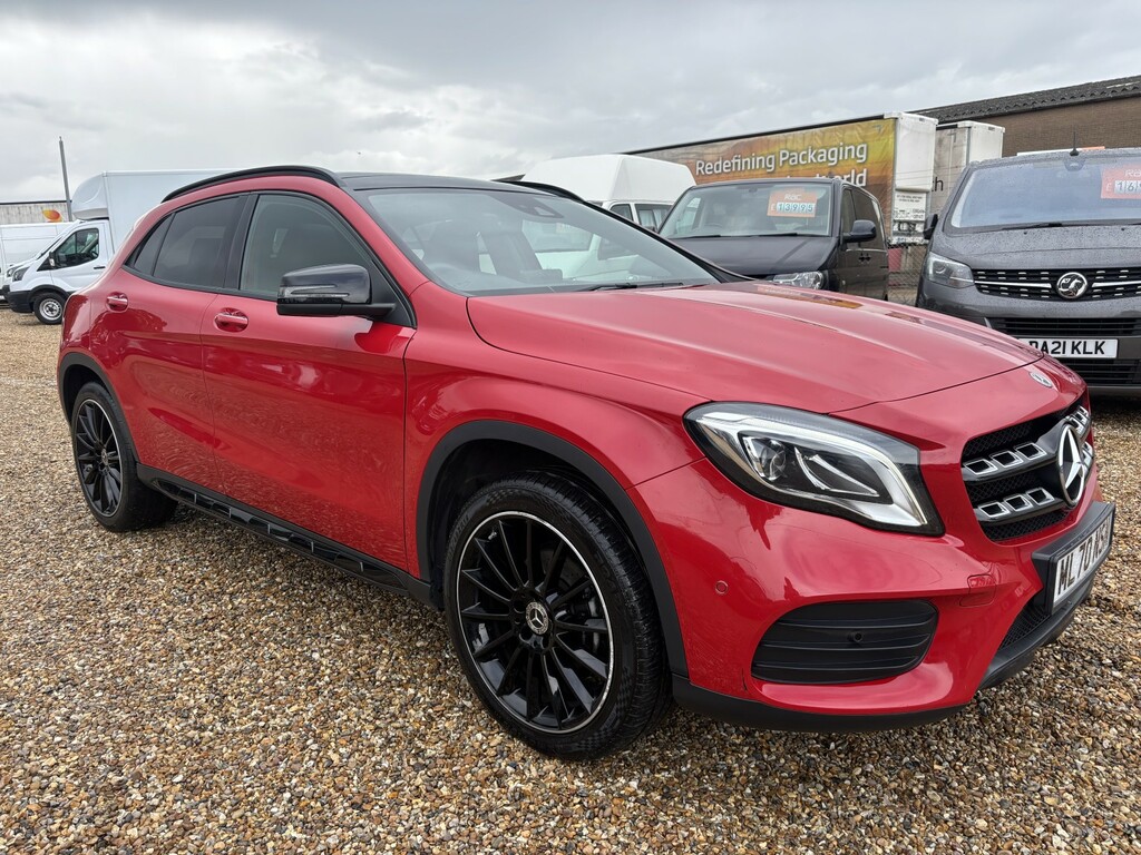 Mercedes-Benz GLA Class 1.6 Gla200 Amg Line Edition Red