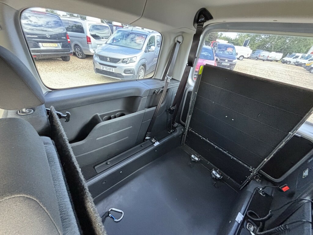 Volkswagen Caddy Maxi Life Mpv Silver #29