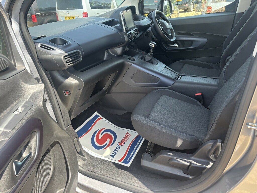 Peugeot Rifter 1.2 Puretech Ss Allure Premium 130 Bhp Blue #17