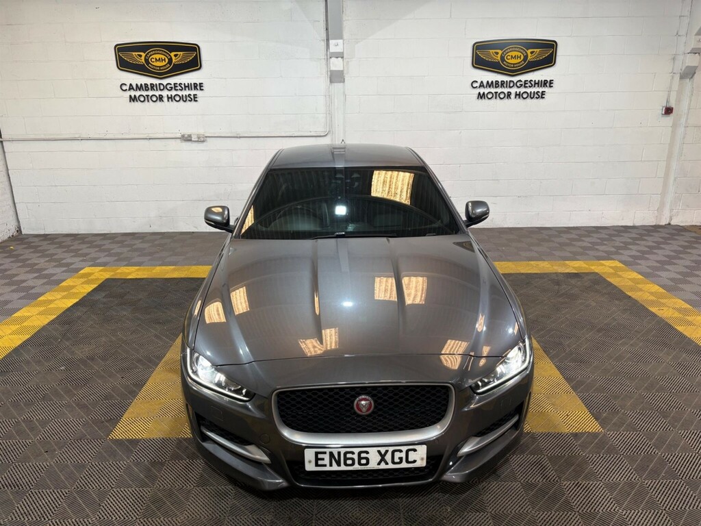 Jaguar XE D R-sport Red #54