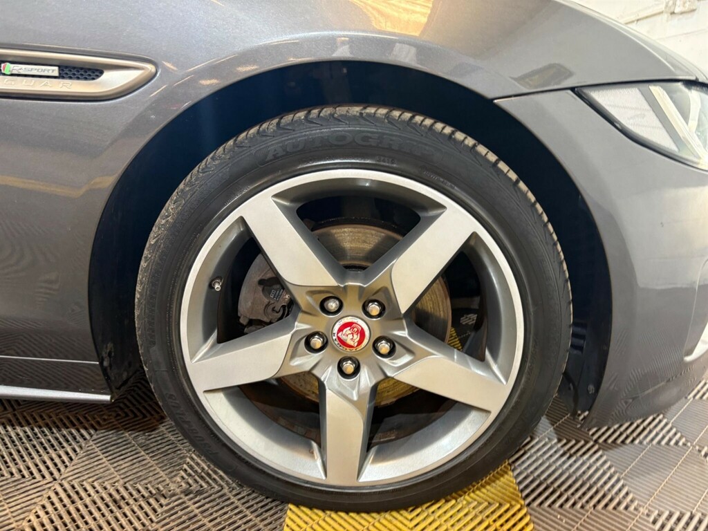 Jaguar XE D R-sport Red #55