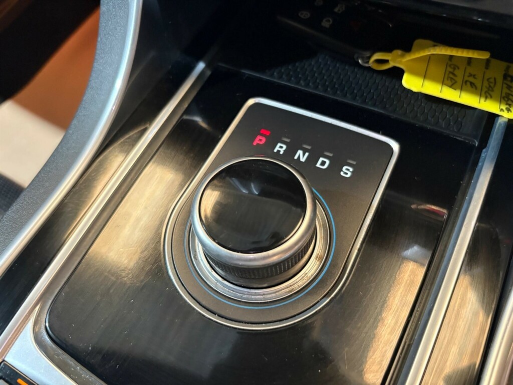 Jaguar XE D R-sport Red #17