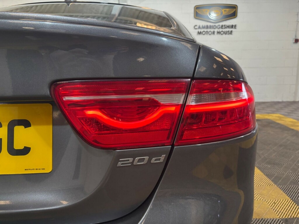 Jaguar XE D R-sport Red #61