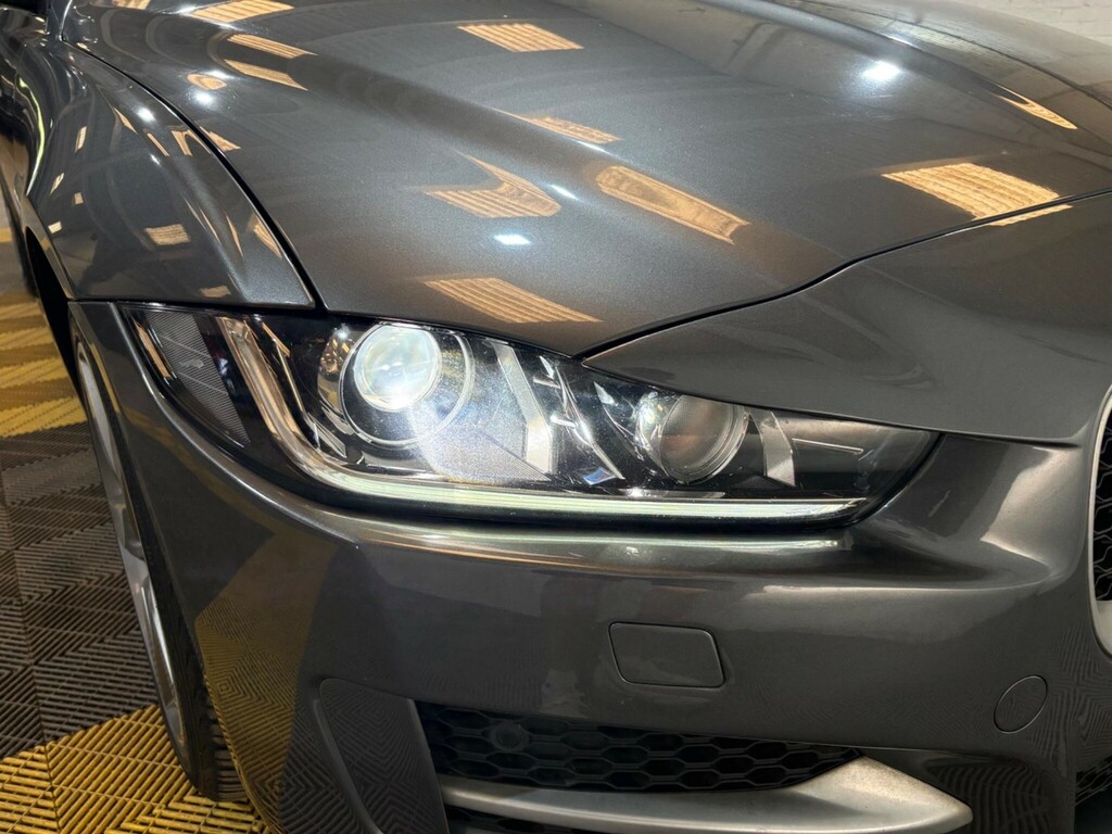 Jaguar XE D R-sport Red #53