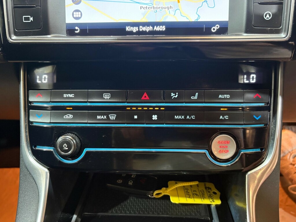Jaguar XE D R-sport Red #18